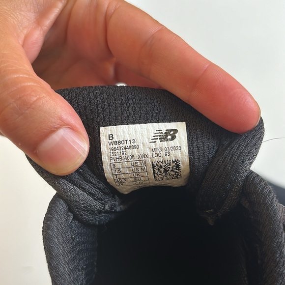 New Balance Women's Fresh Foam X 880 V13 Running Shoe - Picture 7 of 12